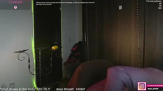 Snapshot of just_maxii chatting on November 13, 12:25 am just maxii online show from November 13, 12:25 am