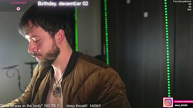 Snapshot of just_maxii chatting on November 22, 11:03 pm just maxii online show from November 22, 11:03 pm