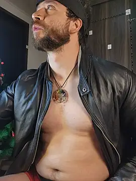 just maxii online show from December 17, 11:54 pm