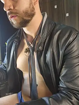 Snapshot of just_maxii chatting on November 17, 11:20 pm just maxii online show from November 17, 11:20 pm