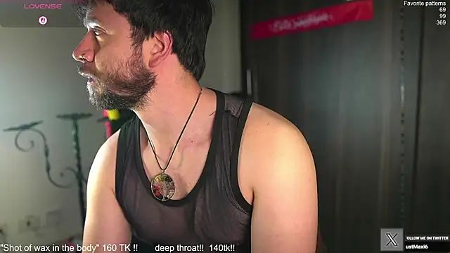 Snapshot of just_maxii chatting on December 4, 11:59 pm just maxii online show from December 4, 11:59 pm