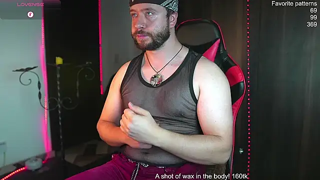 just maxii online show from February 8, 7:00 pm