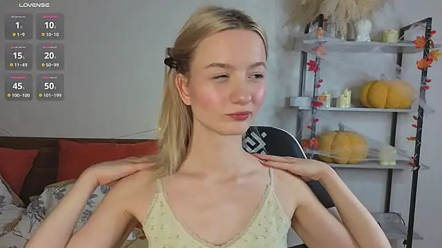 IdaValenti online show from December 3, 11:14 pm