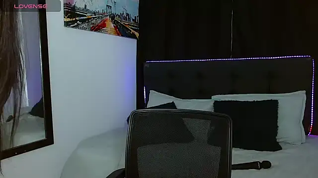 Cataleya hxc online show from January 31, 7:45 pm