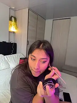 Nina-Eros1 online show from May 25, 5:44 pm