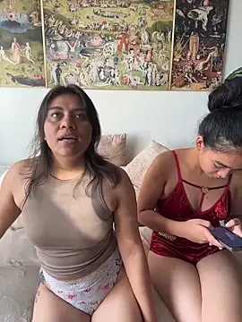 Snapshot of Nina-Eros1 chatting on February 18, 10:06 pm Nina-Eros1 online show from February 18, 10:06 pm