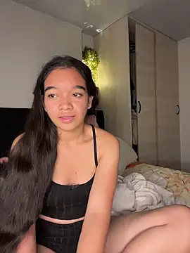 Snapshot of Nina-Eros1 chatting on February 21, 11:40 pm Nina-Eros1 online show from February 21, 11:40 pm