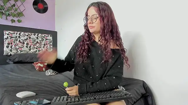 kassandra james online show from March 4, 5:56 pm