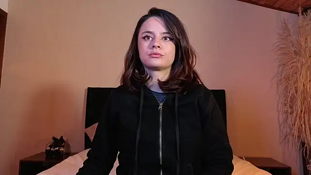 kassandra james online show from April 6, 12:50 pm