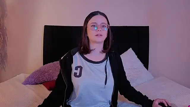 kassandra james online show from January 17, 12:53 pm