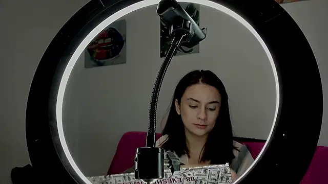 kassandra james online show from September 10, 7:02 pm