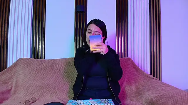 kassandra james online show from February 21, 1:24 pm