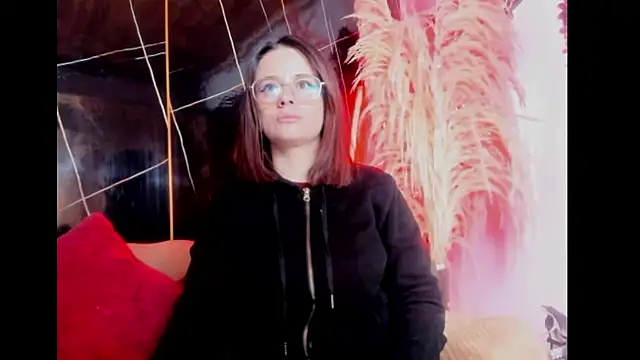 kassandra james online show from February 24, 1:01 pm