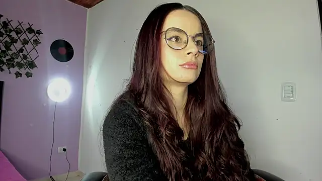 kassandra james online show from January 24, 11:59 am