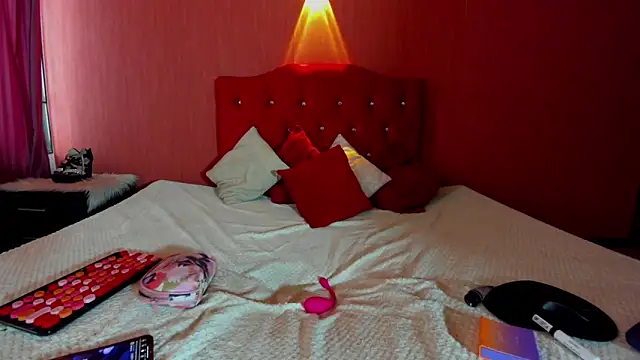 kassandra james online show from January 6, 1:04 pm