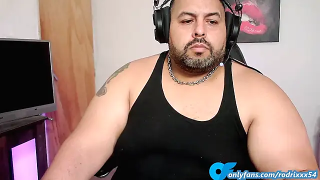 Snapshot of rodrix54 chatting on February 17, 8:38 pm rodrix54 online show from February 17, 8:38 pm
