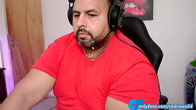 Snapshot of rodrix54 chatting on March 17, 12:21 am rodrix54 online show from March 17, 12:21 am