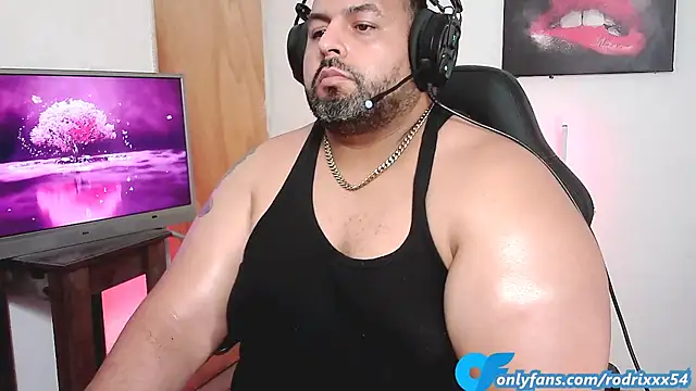 Snapshot of rodrix54 chatting on February 7, 12:31 am rodrix54 online show from February 7, 12:31 am