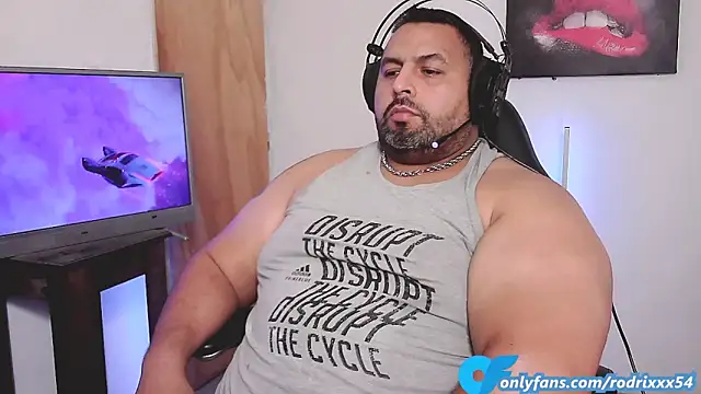 Snapshot of rodrix54 chatting on February 8, 2:26 am rodrix54 online show from February 8, 2:26 am