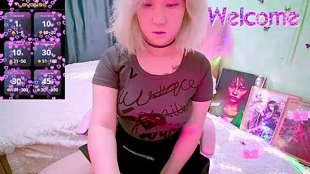 Akemilun online show from April 2, 5:30 pm