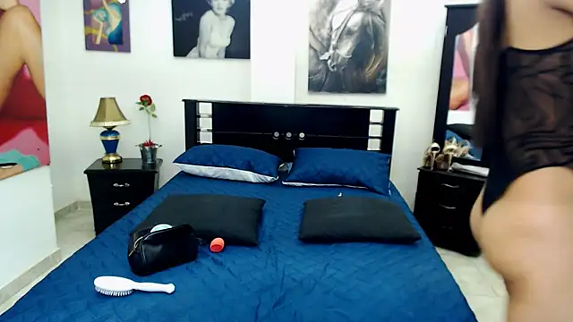 VeronicaReynolds online show from March 7, 12:12 pm