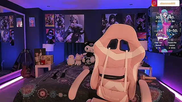 Snapshot of LanaKyutt chatting on November 22, 12:37 pm LanaKyutt online show from November 22, 12:37 pm