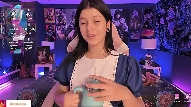 Snapshot of LanaKyutt chatting on October 31, 1:30 pm LanaKyutt online show from October 31, 1:30 pm