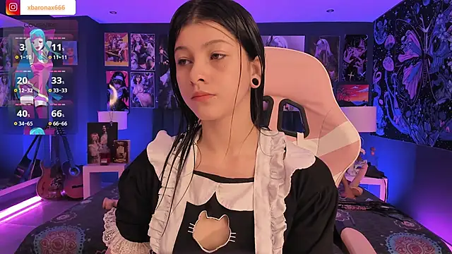Snapshot of LanaKyutt chatting on October 12, 1:45 pm LanaKyutt online show from October 12, 1:45 pm