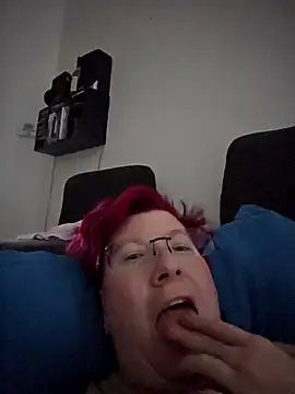 dieGeile0411 online show from October 29, 11:20 am