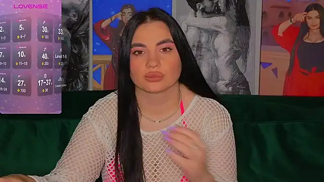 Nikki Kardashian online show from December 10, 8:27 pm