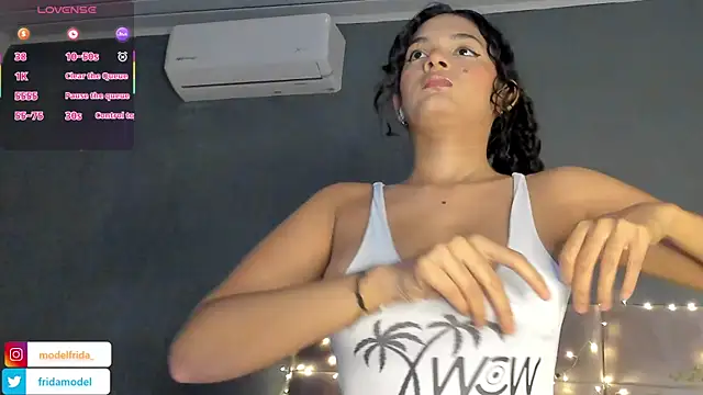 Snapshot of _frida1 chatting on December 2, 12:51 pm frida1 online show from December 2, 12:51 pm