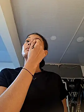 Snapshot of _frida1 chatting on October 25, 12:28 pm frida1 online show from October 25, 12:28 pm