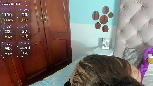 Snapshot of _Sarahh_0 chatting on February 22, 5:57 pm Sarahh 0 online show from February 22, 5:57 pm