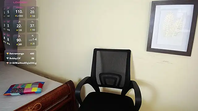 Snapshot of _Sarahh_0 chatting on March 20, 8:51 pm Sarahh 0 online show from March 20, 8:51 pm