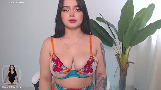 Snapshot of sophialorens_s chatting on March 2, 7:30 pm sophialorens s online show from March 2, 7:30 pm