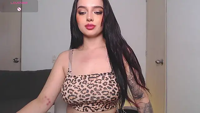 sophialorens s online show from May 31, 6:09 pm