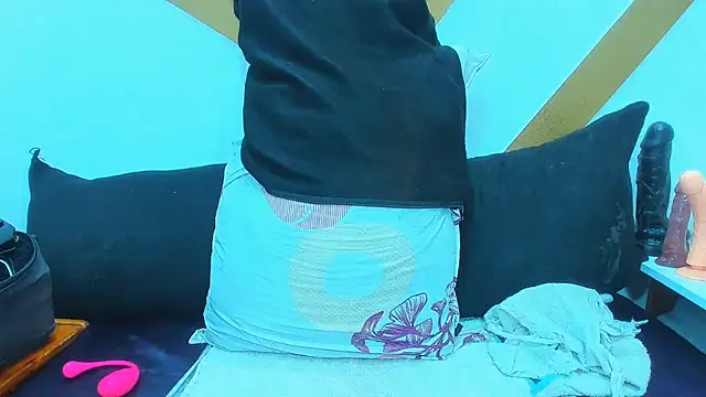 Snapshot of SashaBigSquirt chatting on November 28, 3:17 am SashaBigSquirt online show from November 28, 3:17 am