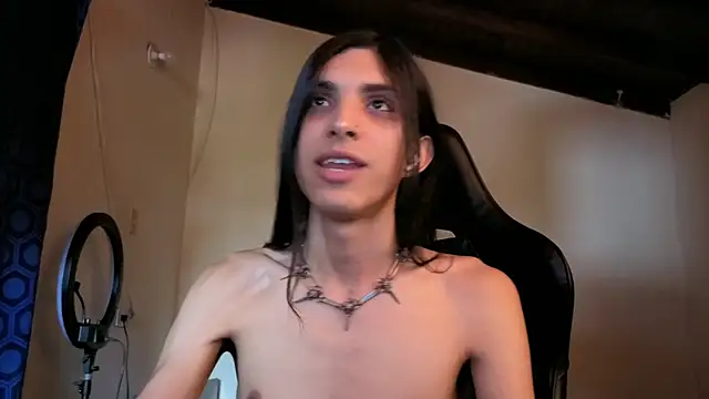 angelitofemboy online show from April 14, 5:29 pm