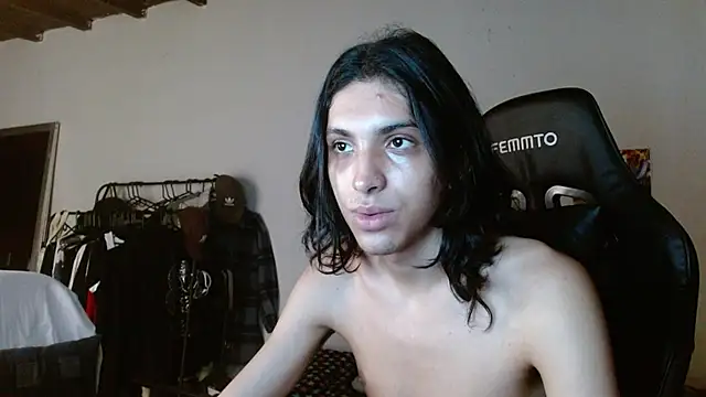 Snapshot of angelitofemboy chatting on February 3, 12:03 pm angelitofemboy online show from February 3, 12:03 pm