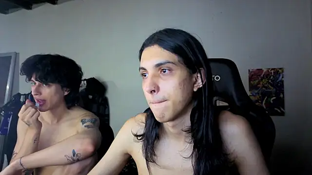 angelitofemboy online show from December 2, 11:28 pm