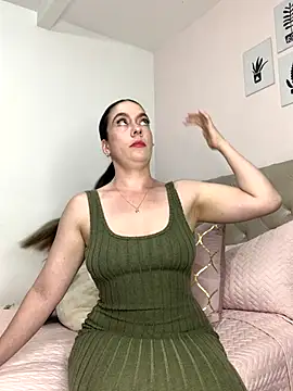 ImAlicee online show from October 8, 9:37 pm