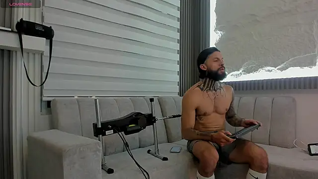 Apolo Bianco  online show from October 12, 2:35 am