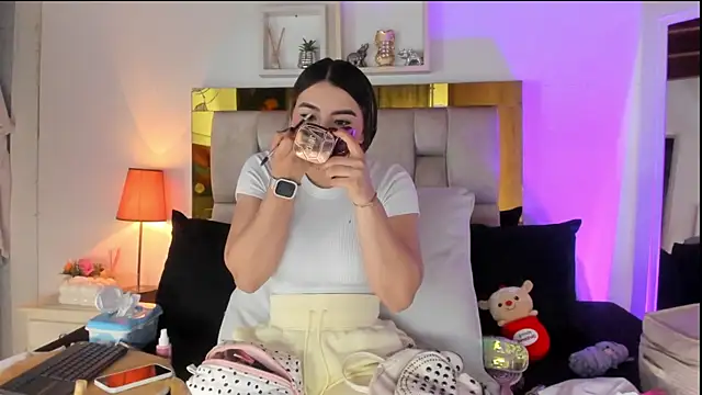 emmy r online show from December 5, 12:15 pm