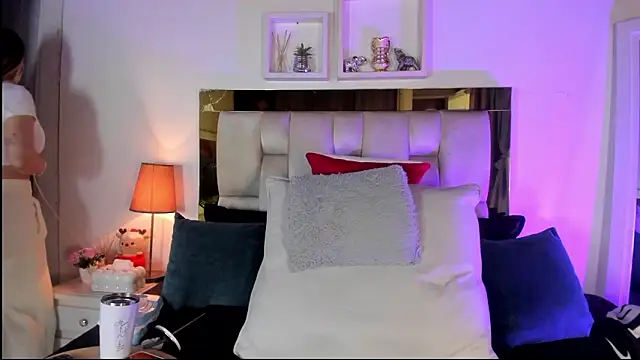 emmy r online show from March 6, 12:11 pm