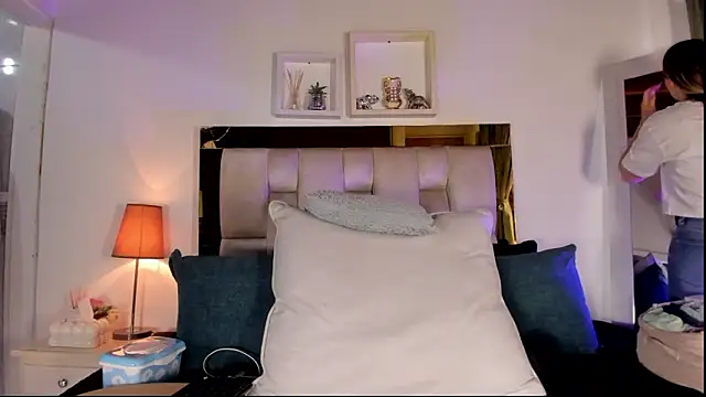 emmy r online show from March 12, 12:09 pm