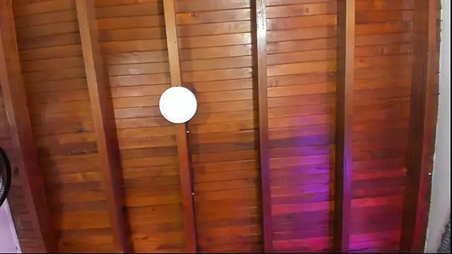 Snapshot of emmy_r chatting on November 24, 12:05 pm emmy r online show from November 24, 12:05 pm