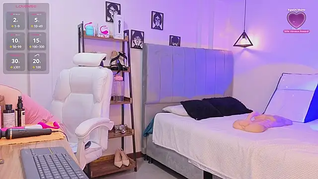 lady nylon  online show from April 2, 11:39 am