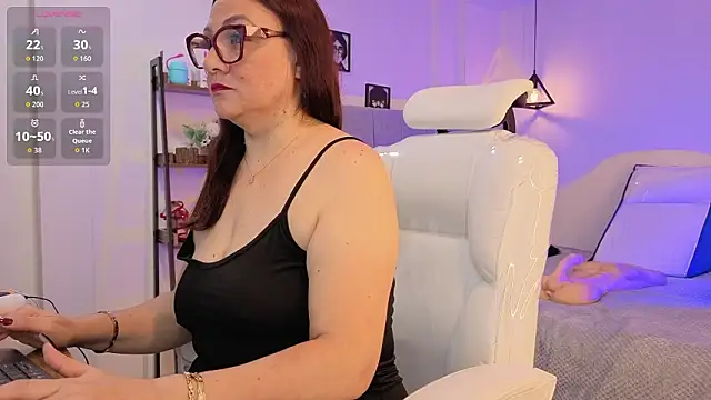 lady nylon  online show from March 6, 11:49 am