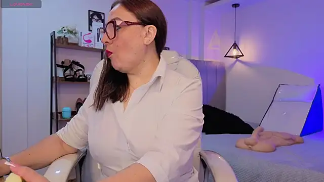 Snapshot of lady_nylon_ chatting on November 6, 11:58 am lady nylon online show from November 6, 11:58 am