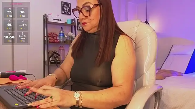 lady nylon  online show from January 18, 12:19 pm